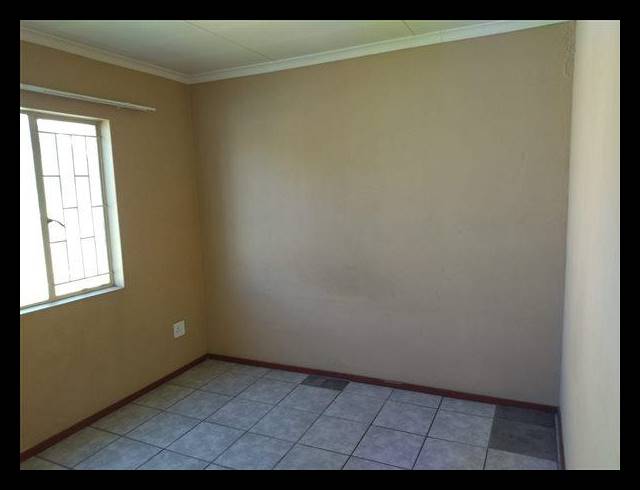 2 BEDROOM APARTMENT FOR SALE IN PARKDENE